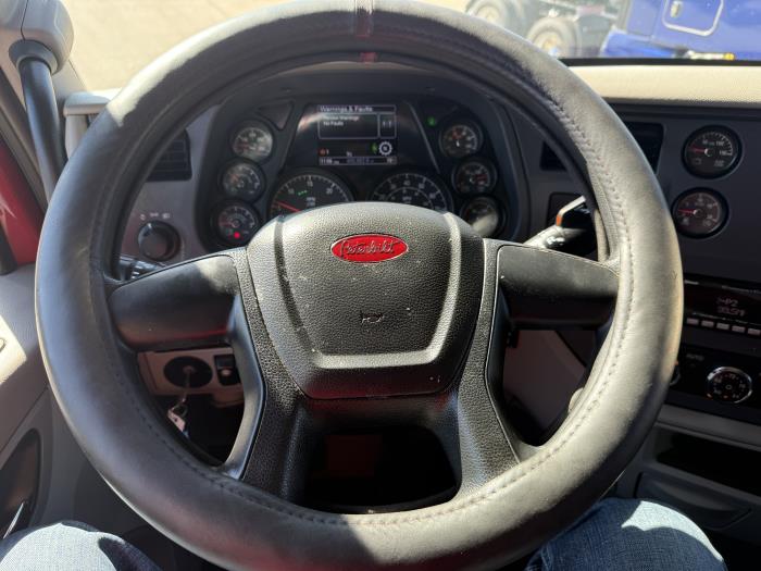 2022 Peterbilt 579-7