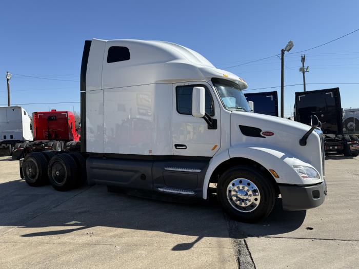 2021 Peterbilt 579-28