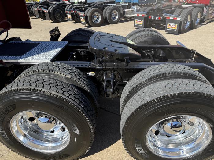 2022 Peterbilt 579-37