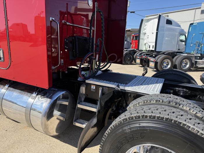 2022 Peterbilt 579-38