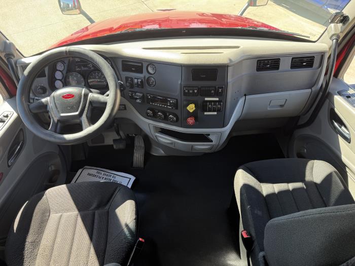 2022 Peterbilt 579-16
