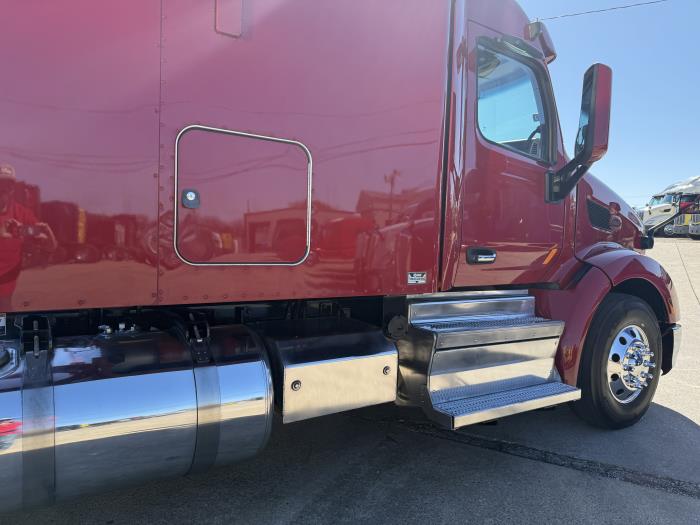 2022 Peterbilt 579-29