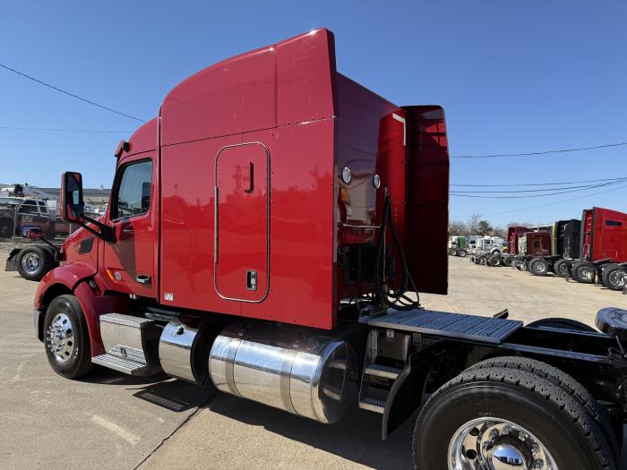 2022 Peterbilt 579-36