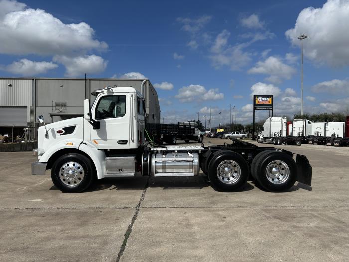 2020 Peterbilt 567-2