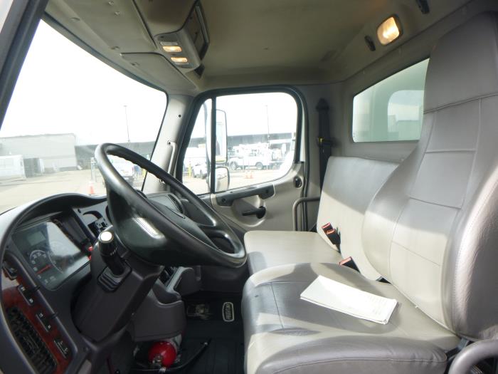 2019 Freightliner Business Class M2 106-17