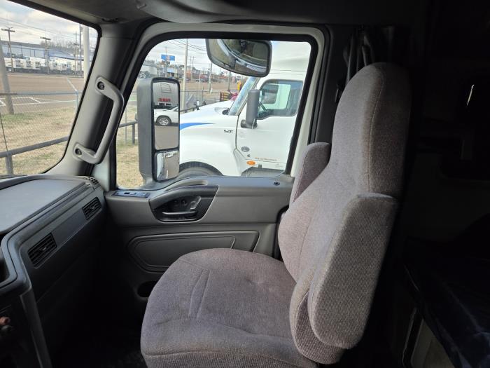 2020 International LT625-24