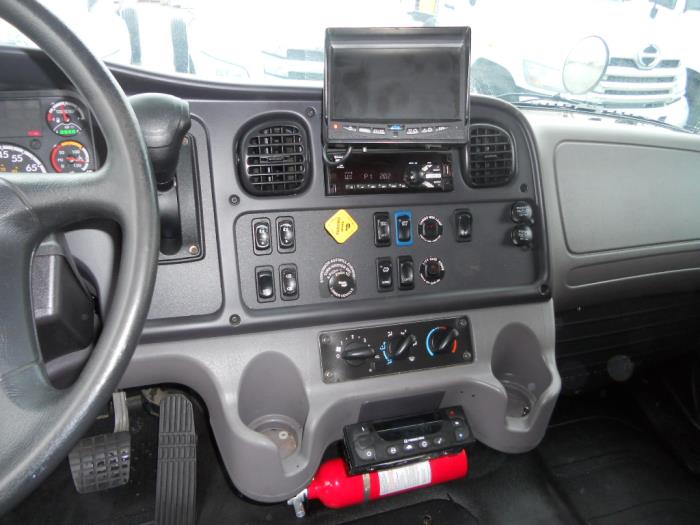 2019 Freightliner Business Class M2 106-8