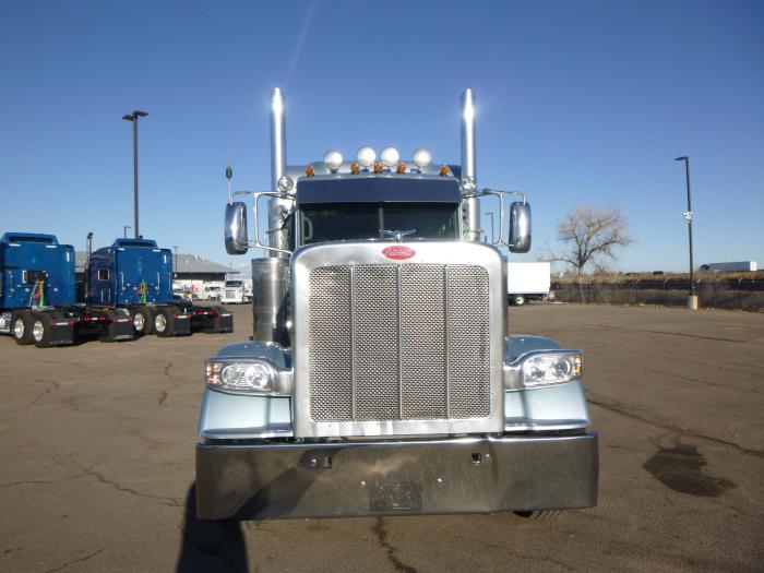 2022 Peterbilt 389-3