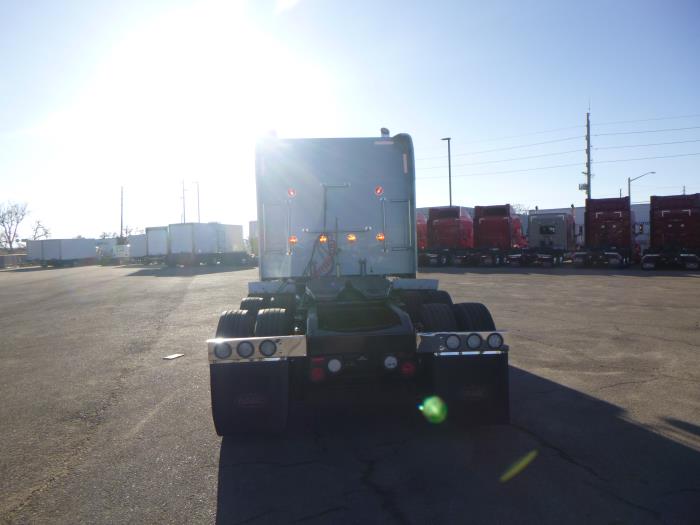 2022 Peterbilt 389-6