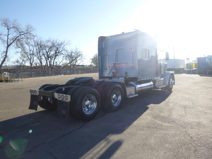 2022 Peterbilt 389-7
