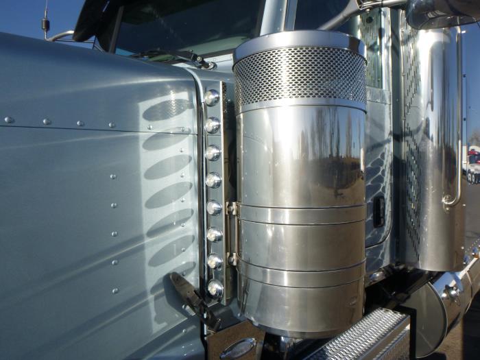 2022 Peterbilt 389-9