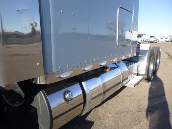 2022 Peterbilt 389-11