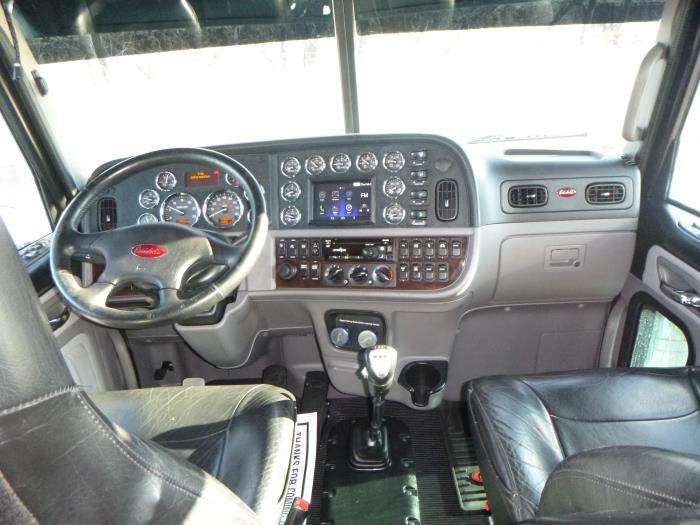 2022 Peterbilt 389-24