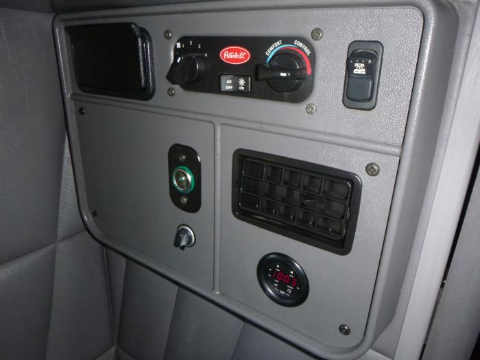 2022 Peterbilt 389-29
