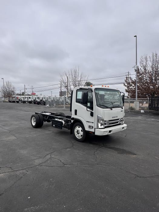 2024 Isuzu NRR-8