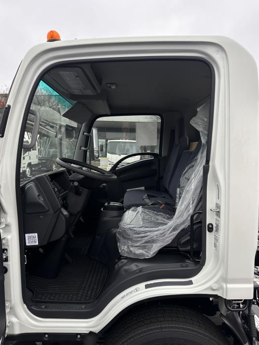 2024 Isuzu NRR-11