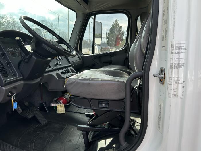 2018 Freightliner Business Class M2 106-11