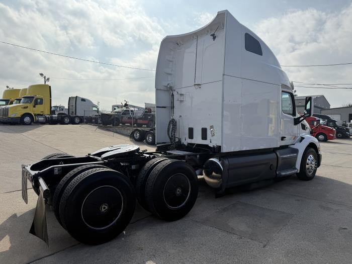 2021 Peterbilt 579-28