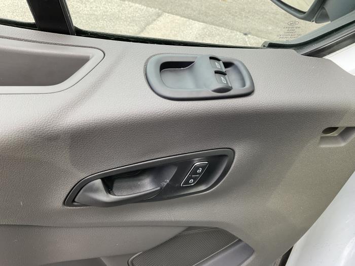 2024 Ford Transit-350-9