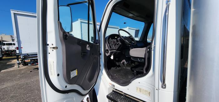 2018 Freightliner Business Class M2 106-13