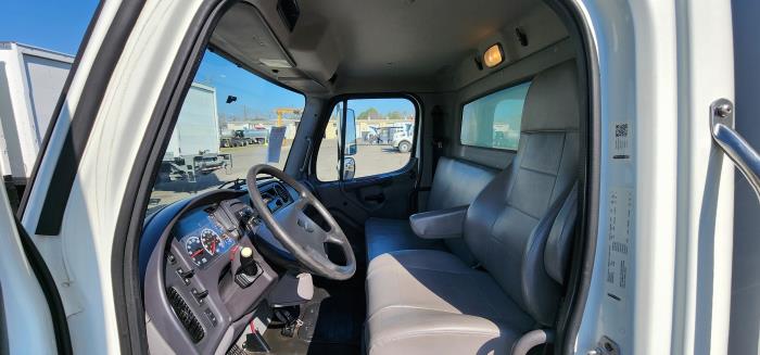 2018 Freightliner Business Class M2 106-14