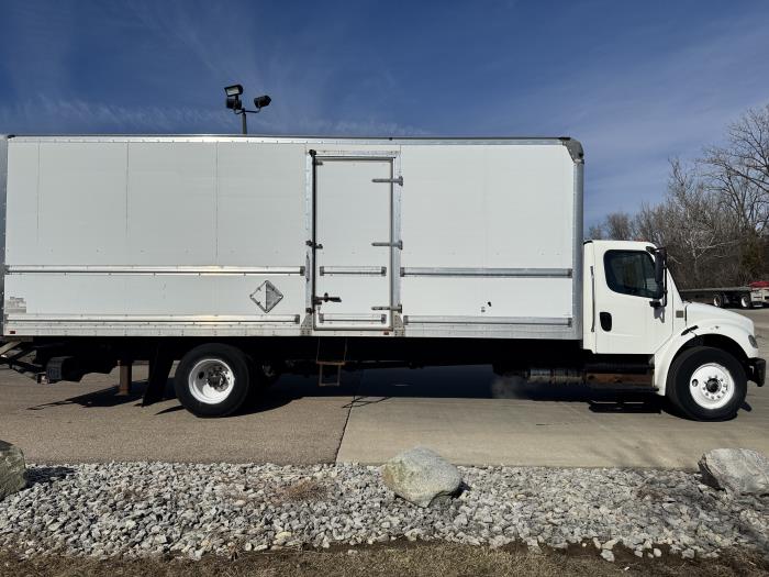 2018 Freightliner Business Class M2 106-4