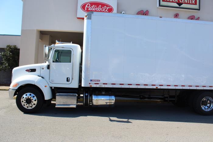 2016 Peterbilt 337-3