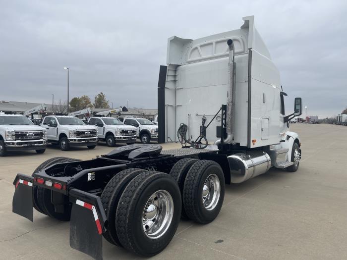 2020 Peterbilt 579-8