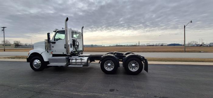 2025 International HX520-6