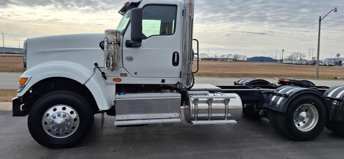 2025 International HX520-7