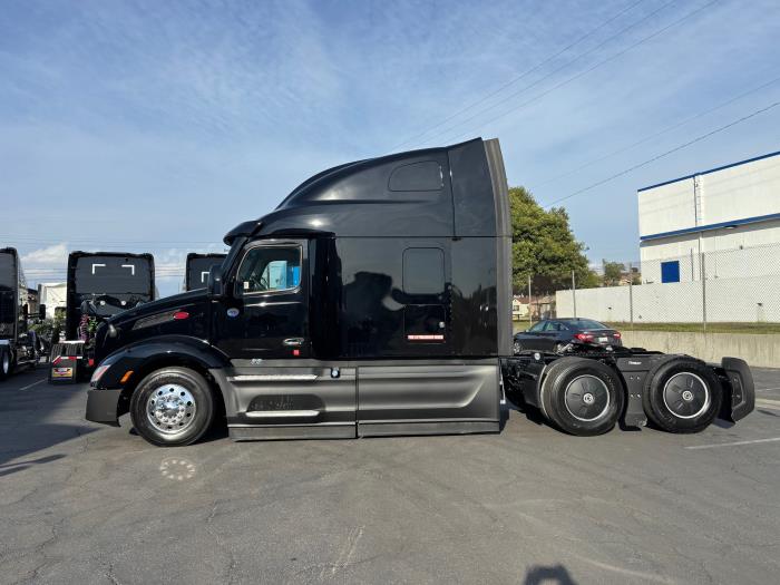 2023 Peterbilt 579-2