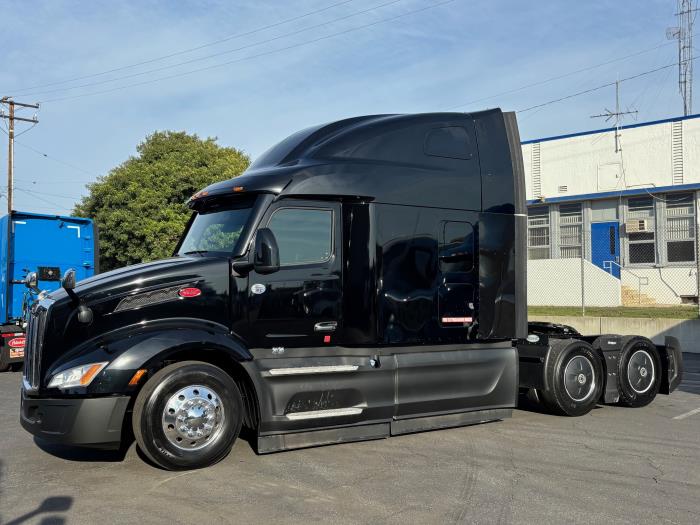 2023 Peterbilt 579-3