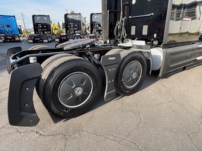 2023 Peterbilt 579-11