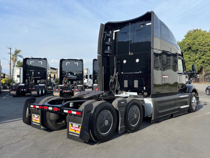 2023 Peterbilt 579-10