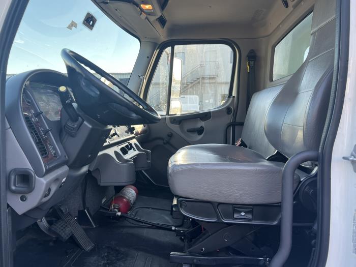 2021 Freightliner Business Class M2 106-8