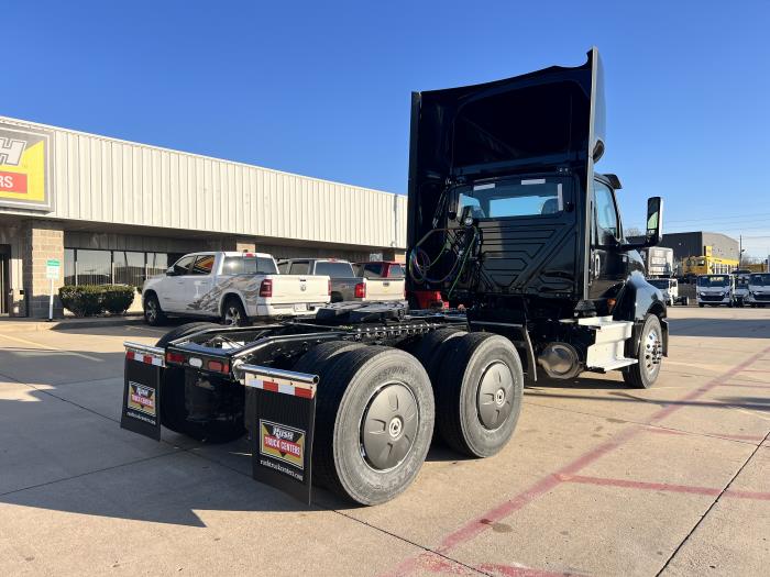 2025 International LT625-7