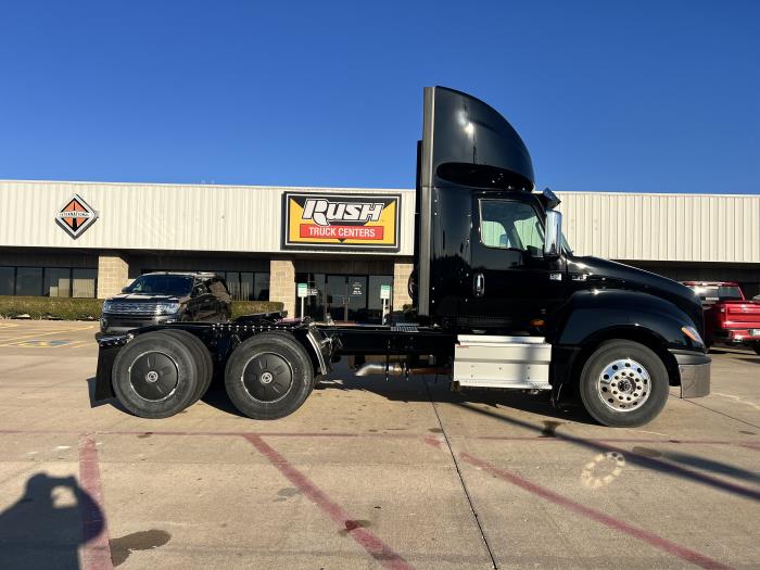 2025 International LT625-8