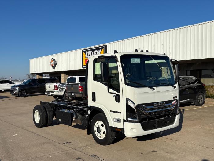 2025 Isuzu NPR-HD-1