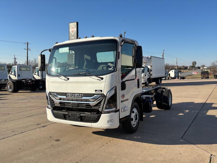2025 Isuzu NPR-HD-3