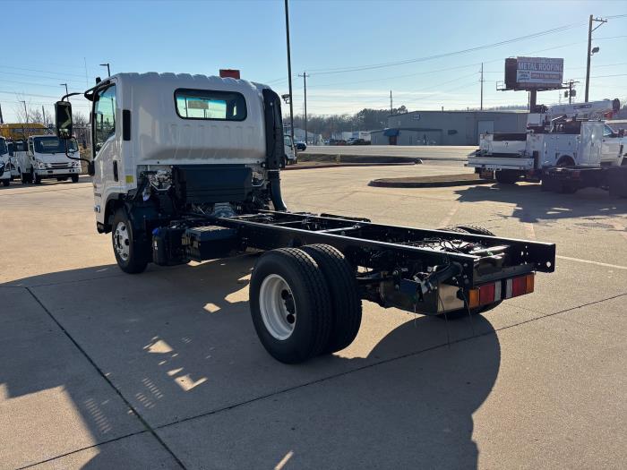 2025 Isuzu NPR-HD-5