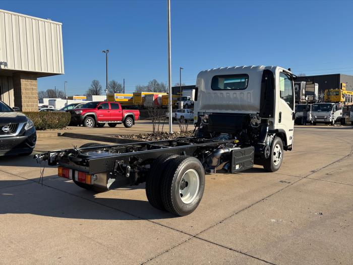 2025 Isuzu NPR-HD-7