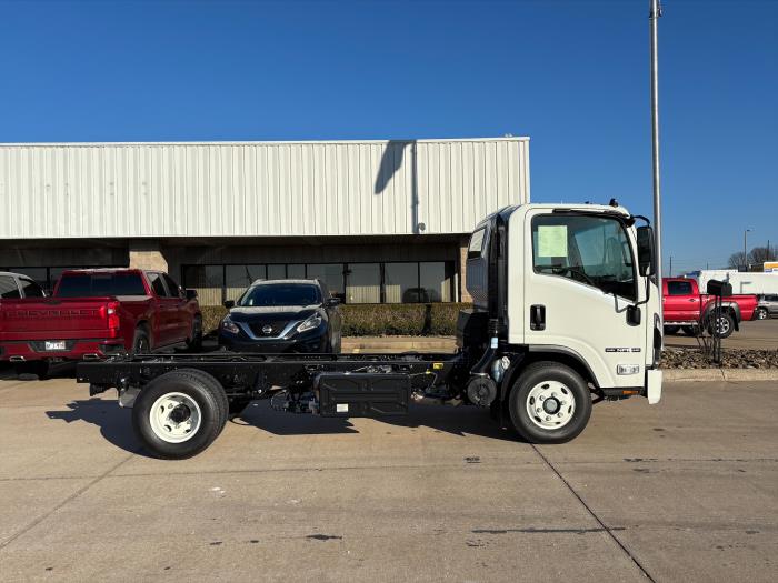 2025 Isuzu NPR-HD-8