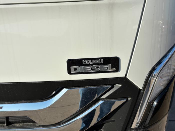 2025 Isuzu NPR-HD-11