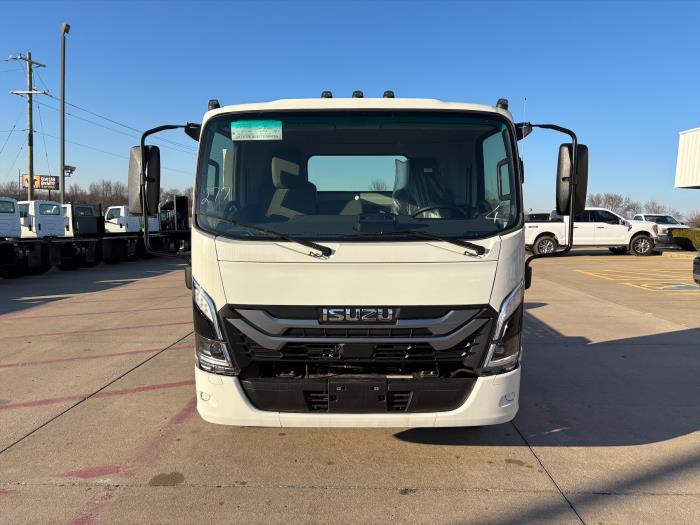 2025 Isuzu NRR-2