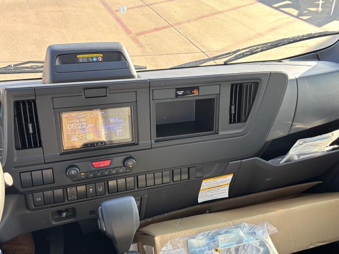 2025 Isuzu NRR-14