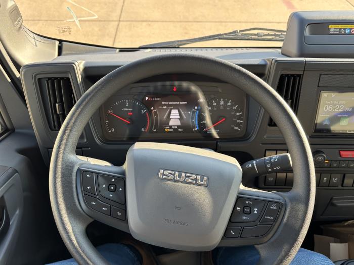2025 Isuzu NRR-15