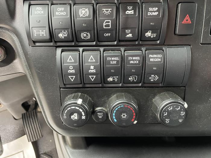 2020 International LT625-14