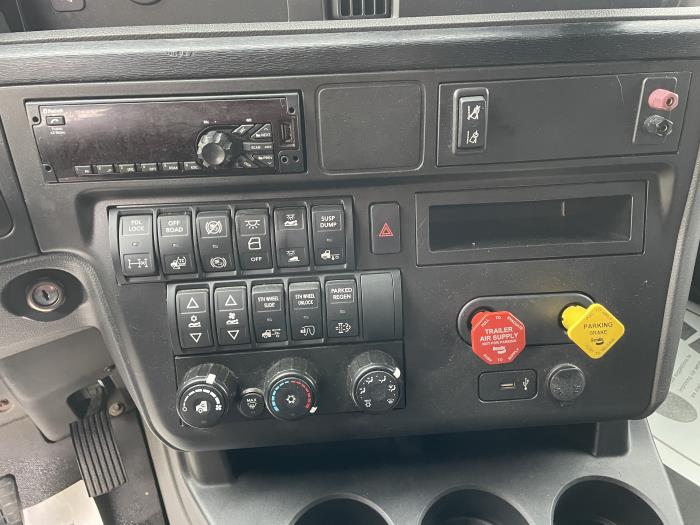 2020 International LT625-15