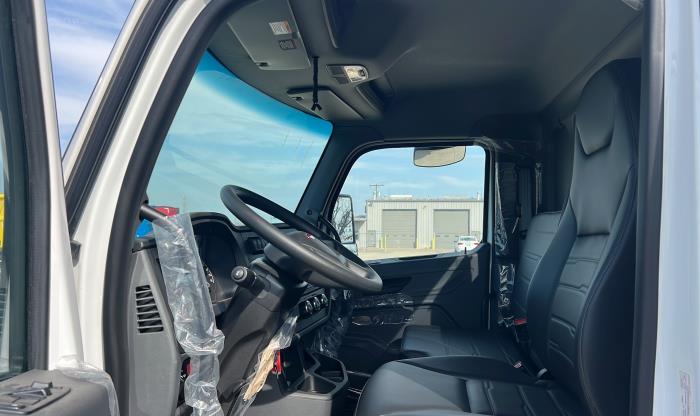 2025 Peterbilt 536-1