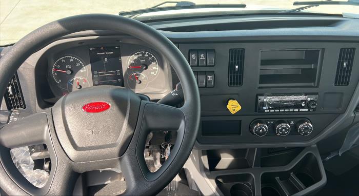 2025 Peterbilt 536-12